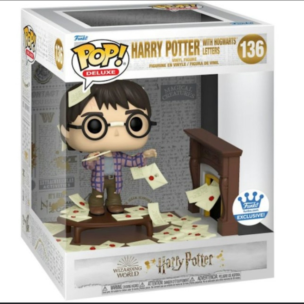 Funko Pop Deluxe “Harry Potter With Hogwarts Letters” # 136 funko exclusive
